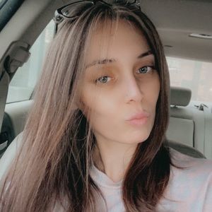 Meet your Posher, Cristina